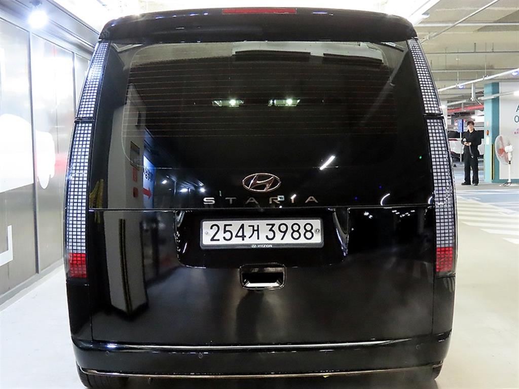 HYUNDAI Staria - Vista 5
