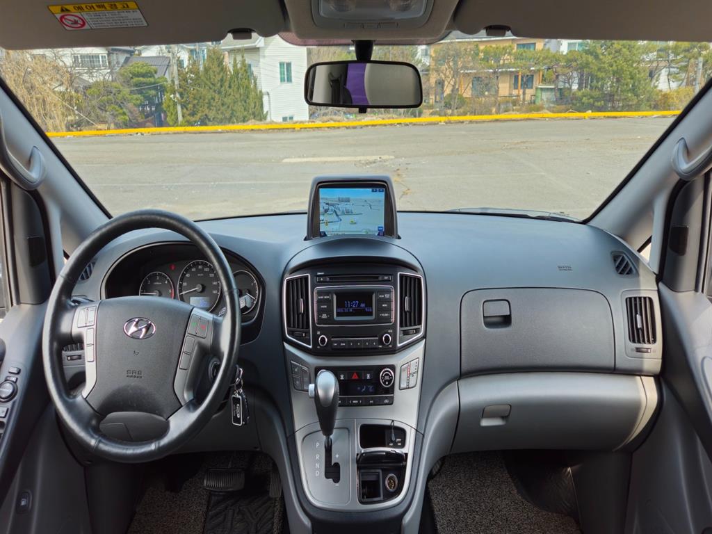 HYUNDAI Starex - Vista 7