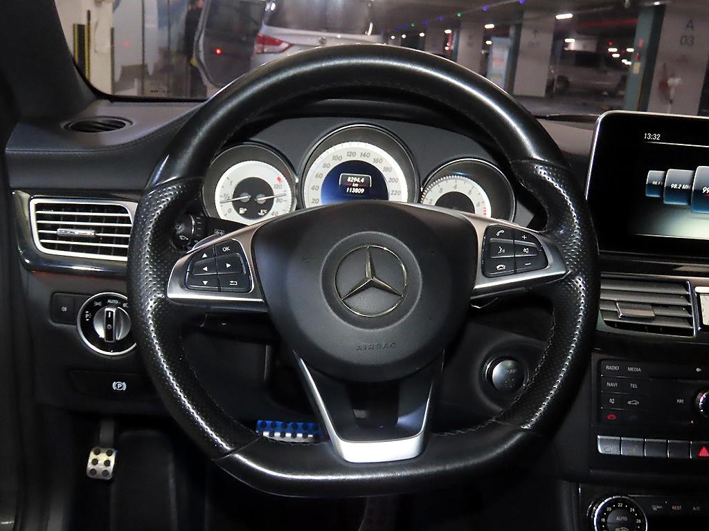 Mercedes Benz CLS Class - Vista 8