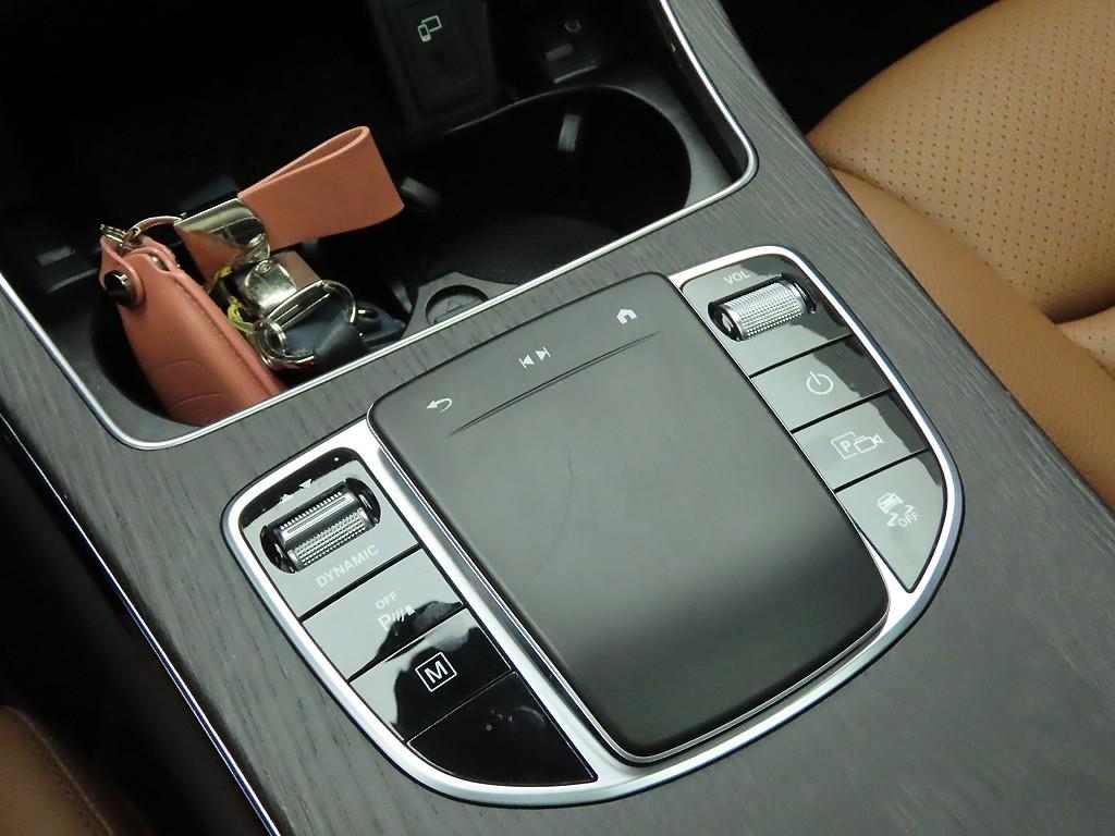 Mercedes Benz GLC Class - Vista 11