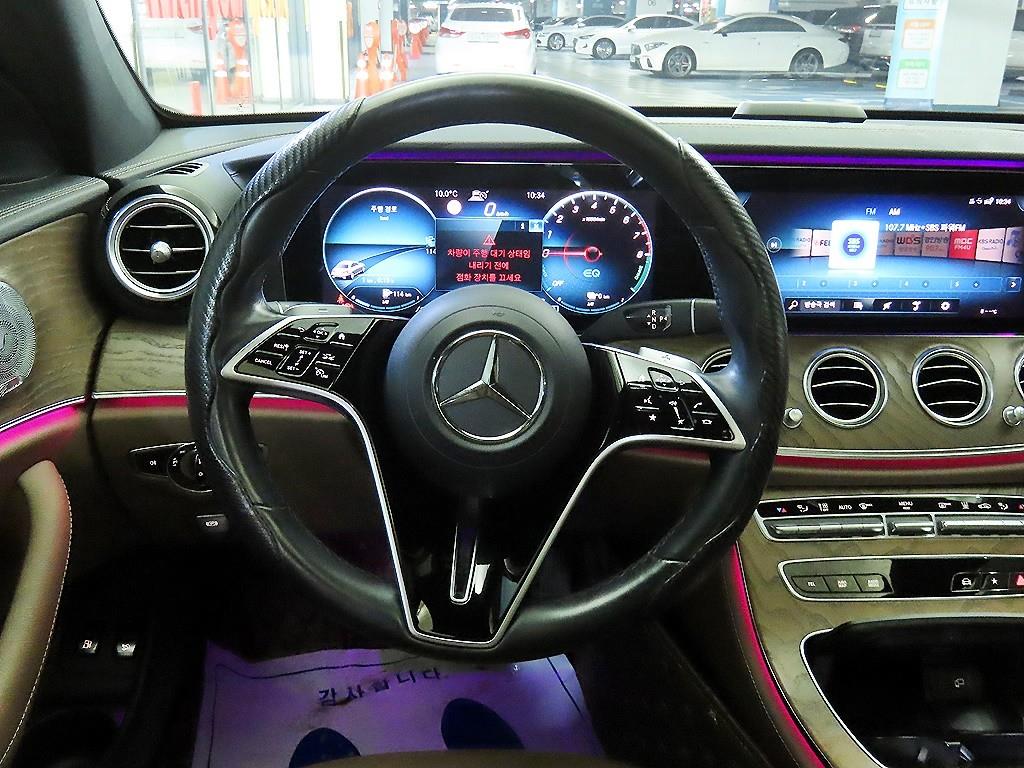 Mercedes Benz E class - Vista 8