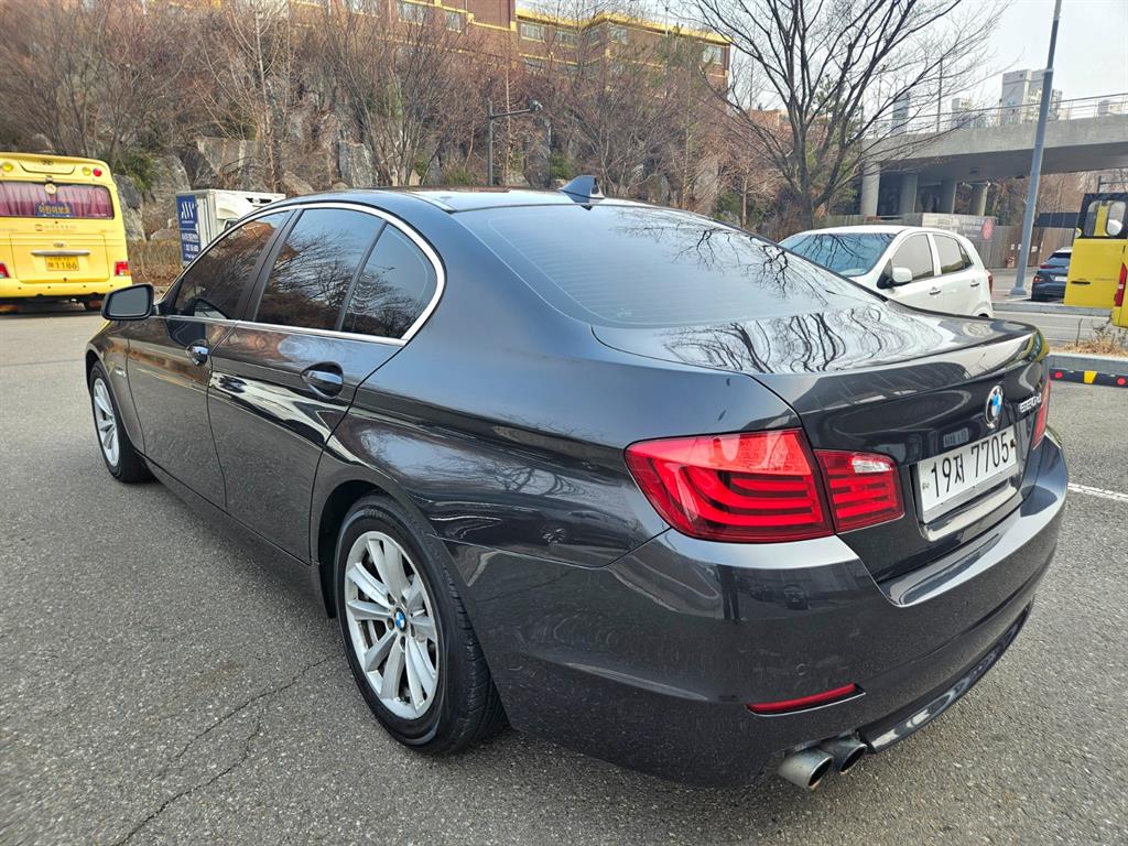 BMW 5 Series - Vista 5