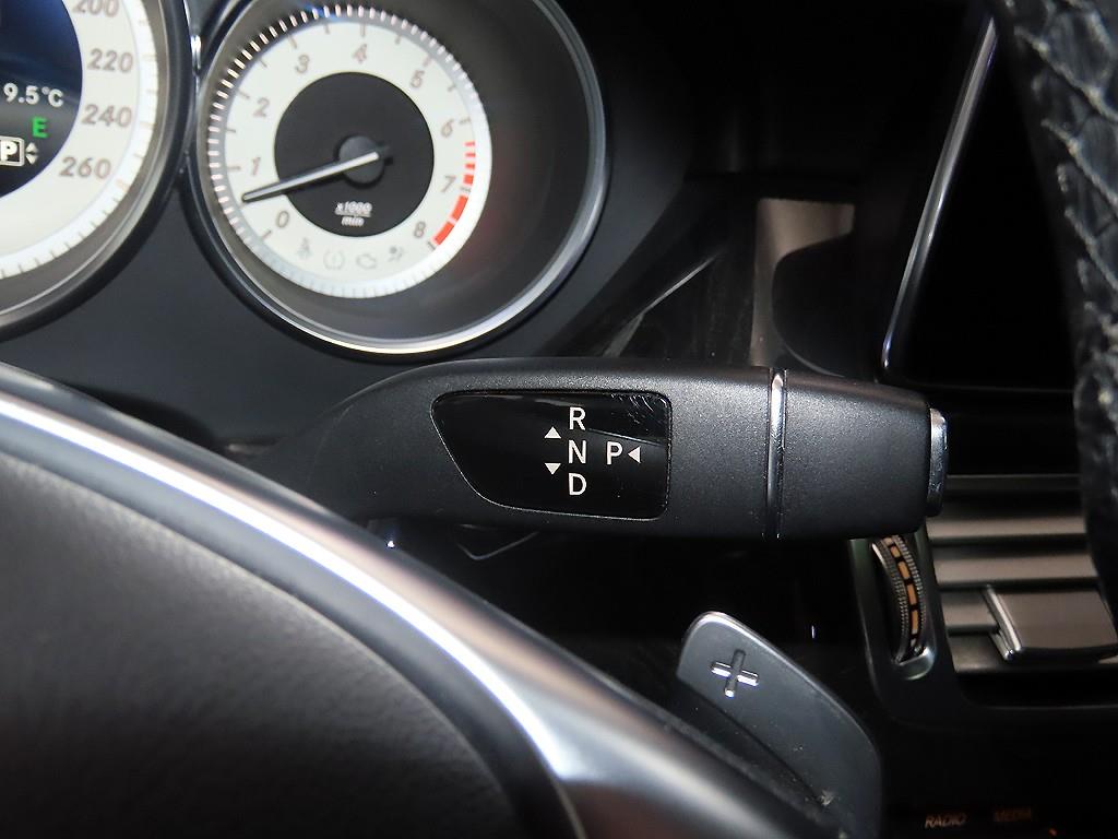 Mercedes Benz CLS Class - Vista 12