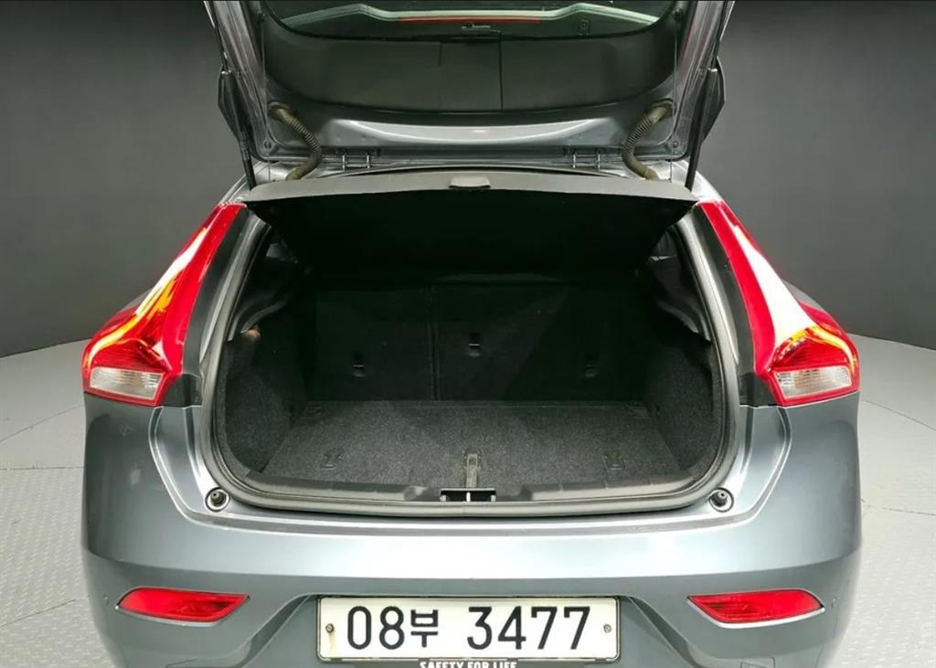 Volvo V40 2018 Gris - Importación desde Corea - HF Imports Iquique - Foto 20