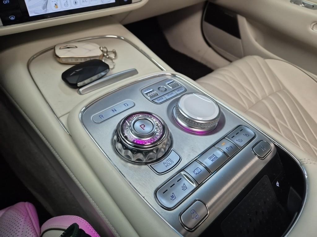 Genesis G90 - Vista 8