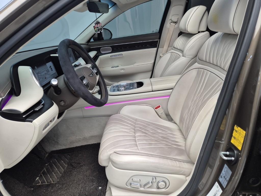 Genesis G90 - Vista 11