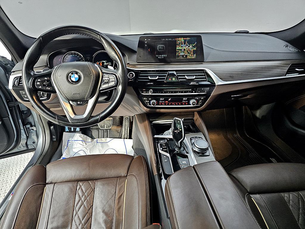BMW 5 Series - Vista 5