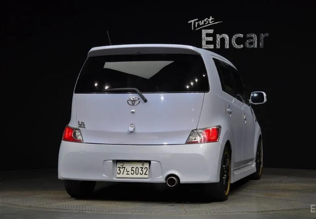 Toyota bB - Vista 4