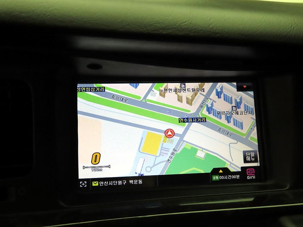 HYUNDAI Equus - Vista 8