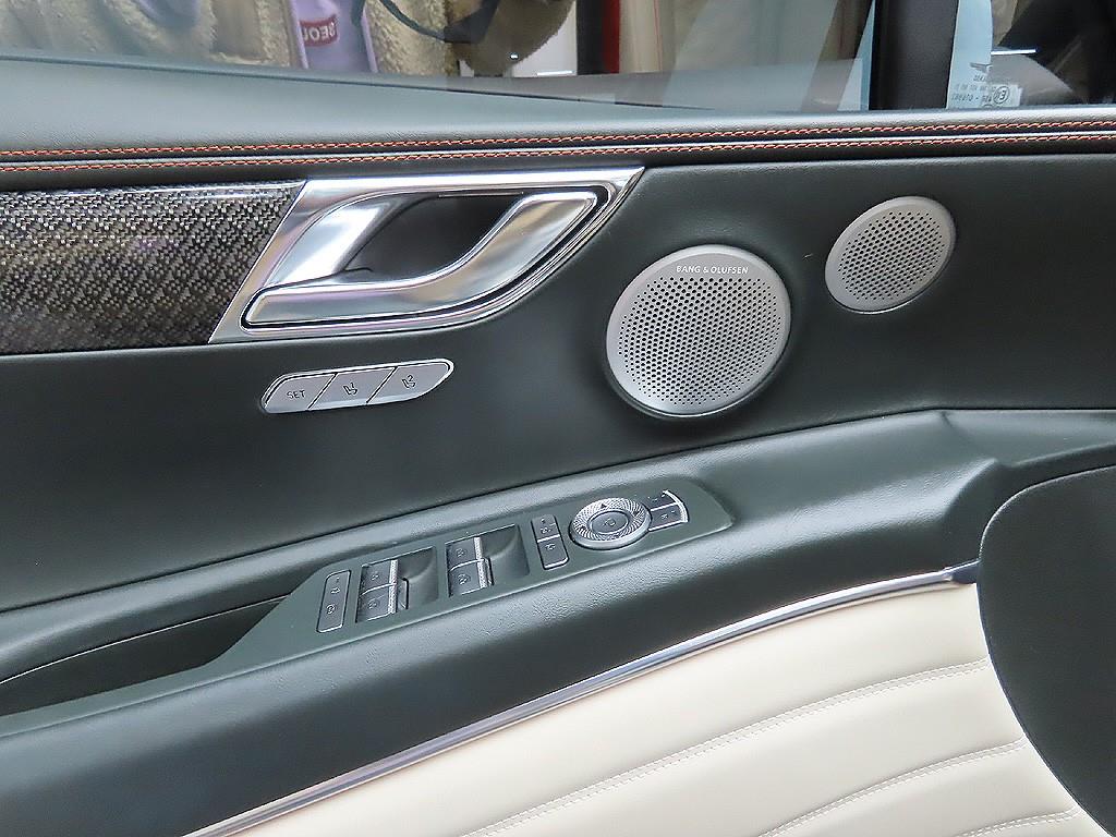 Genesis GV80 2024 Blanco - Importación desde Corea - HF Imports Iquique - Foto 11