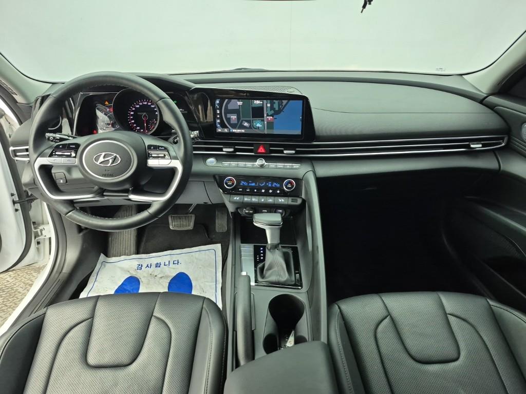 HYUNDAI Avante - Vista 5