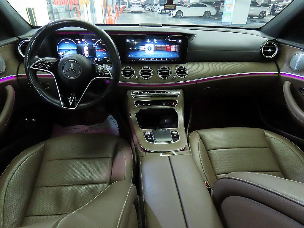 Mercedes Benz E class - Vista 10