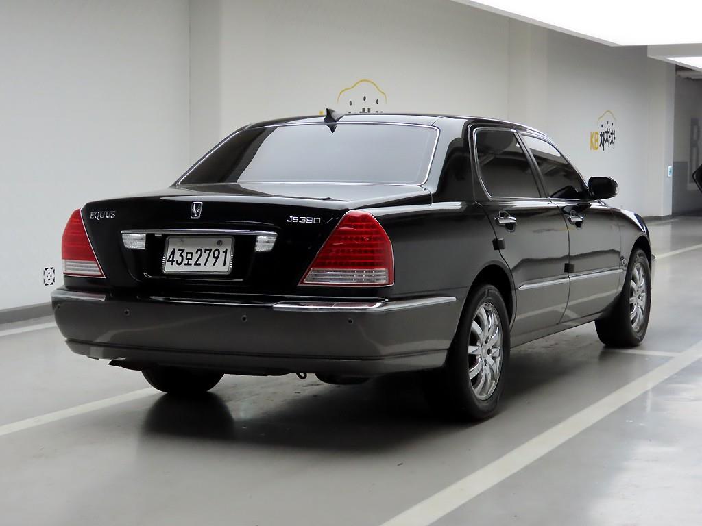 HYUNDAI Equus - Vista 4