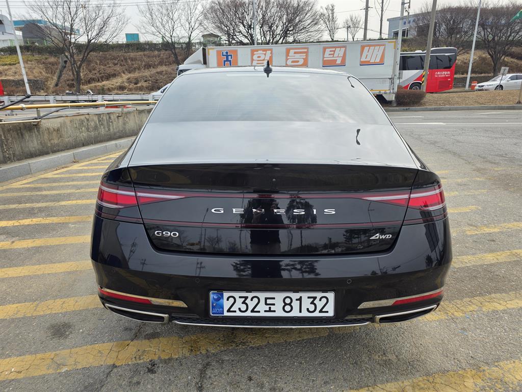 Genesis G90 - Vista 5