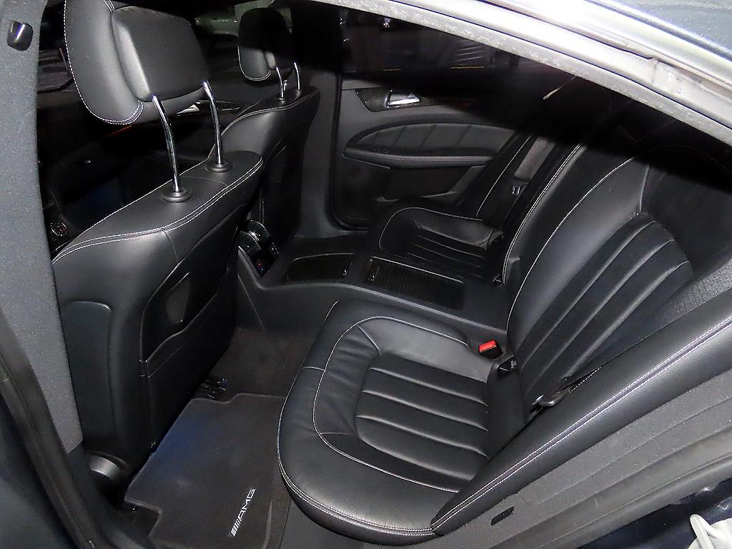 Mercedes Benz CLS Class - Vista 7