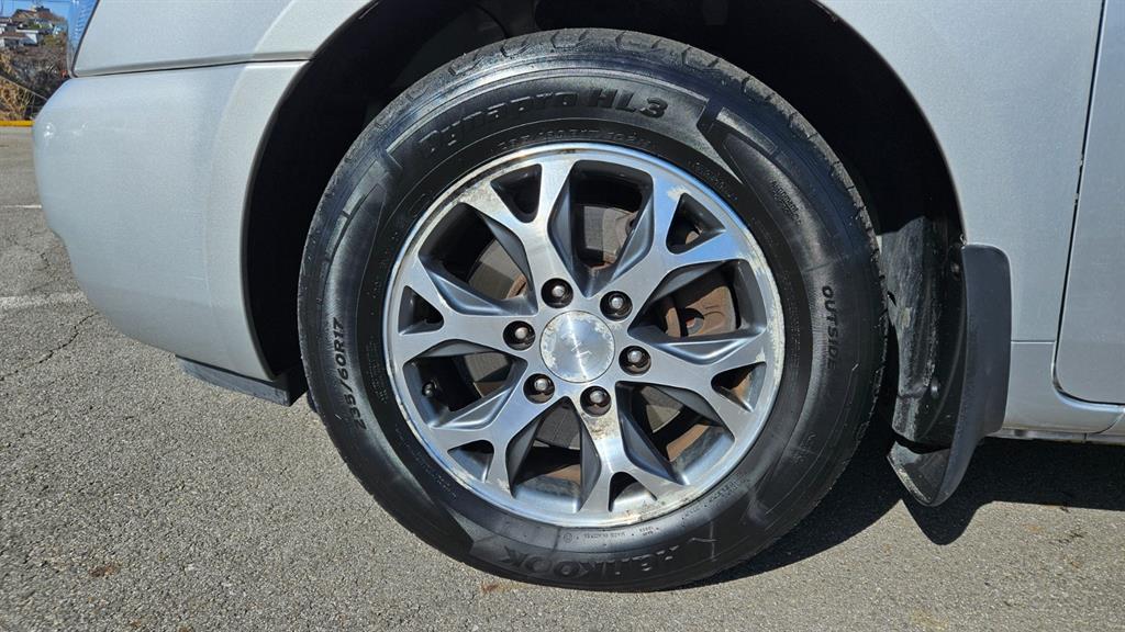 KIA Carnival - Vista 5