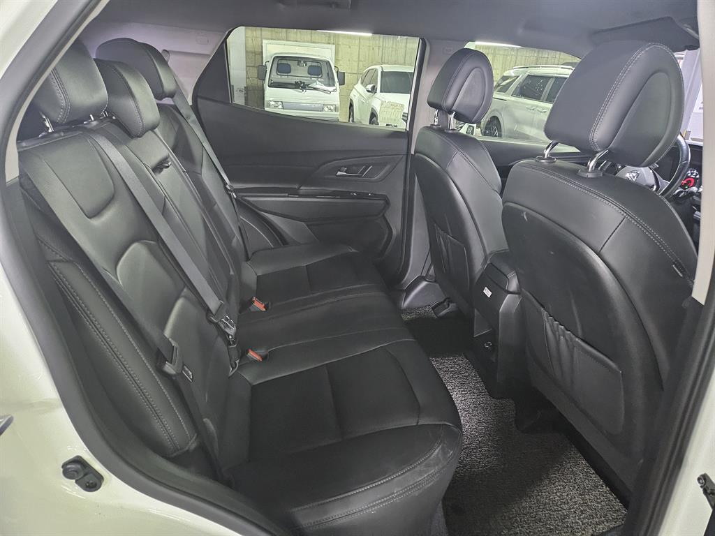 Ssangyong Korando - Vista 6