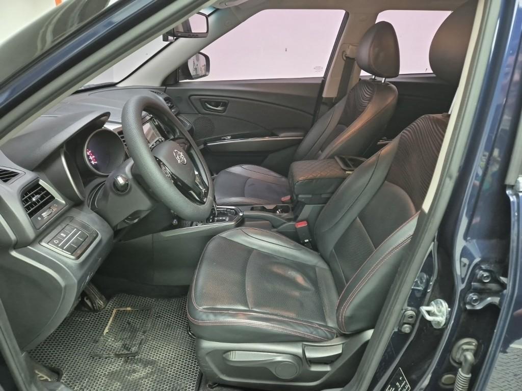 Ssangyong Tivoli - Vista 11