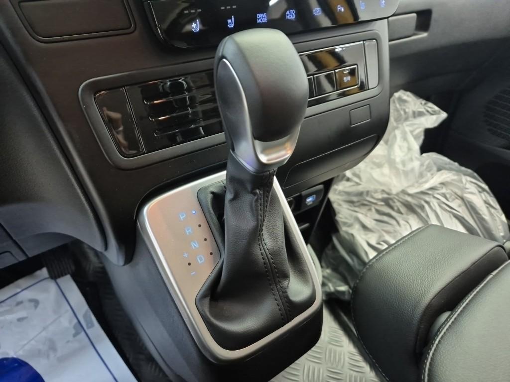 HYUNDAI Staria - Vista 9