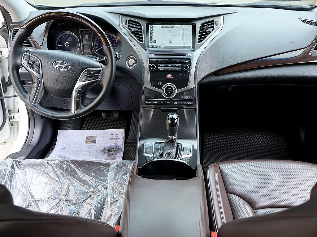 HYUNDAI Grandeur - Vista 9