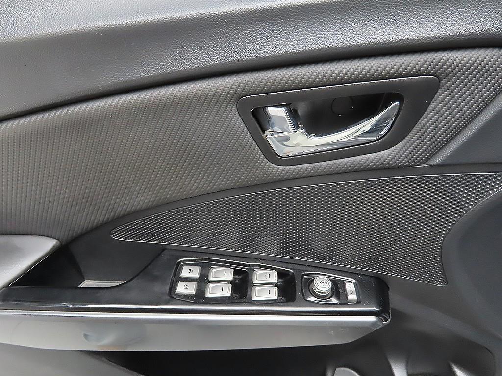 Ssangyong Tivoli 2019 Blanco - Importación desde Corea - HF Imports Iquique - Foto 12