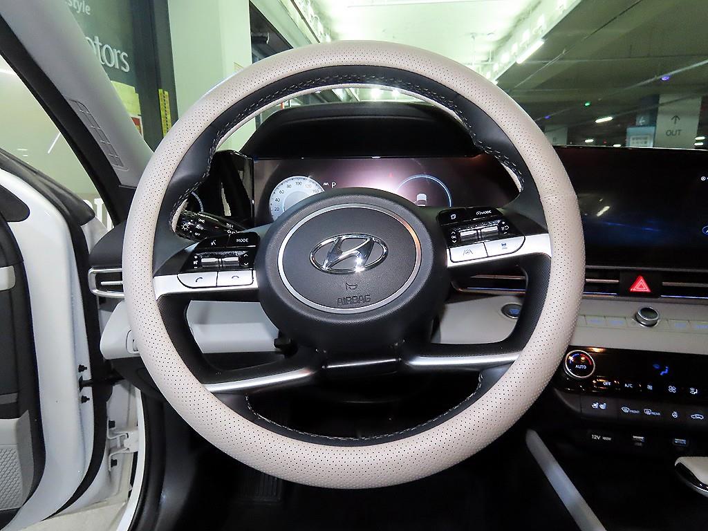 HYUNDAI Avante - Vista 8