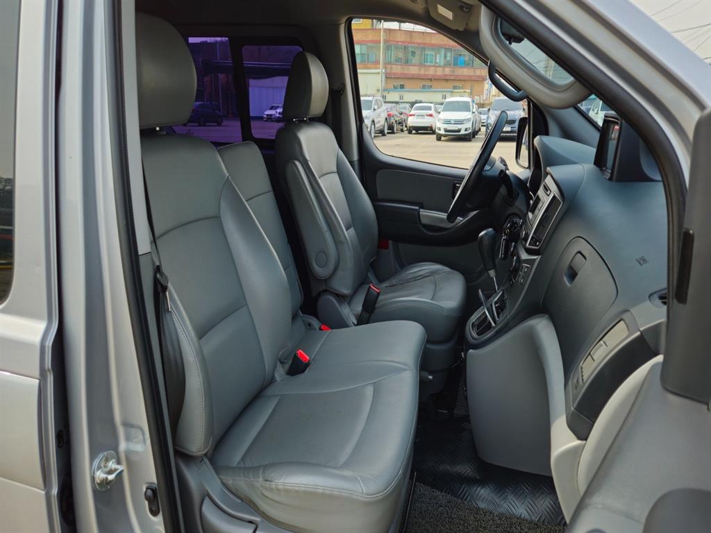 HYUNDAI Starex 2017 Gris - Importación desde Corea - HF Imports Iquique - Foto 13