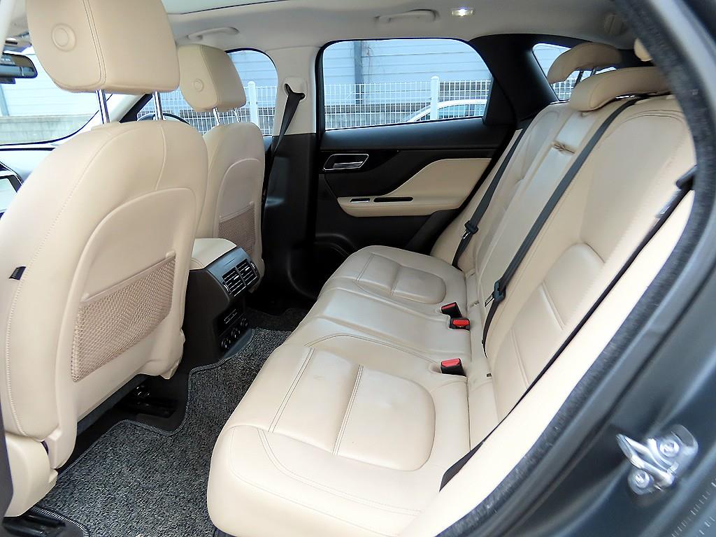 Jaguar F-PACE - Vista 6