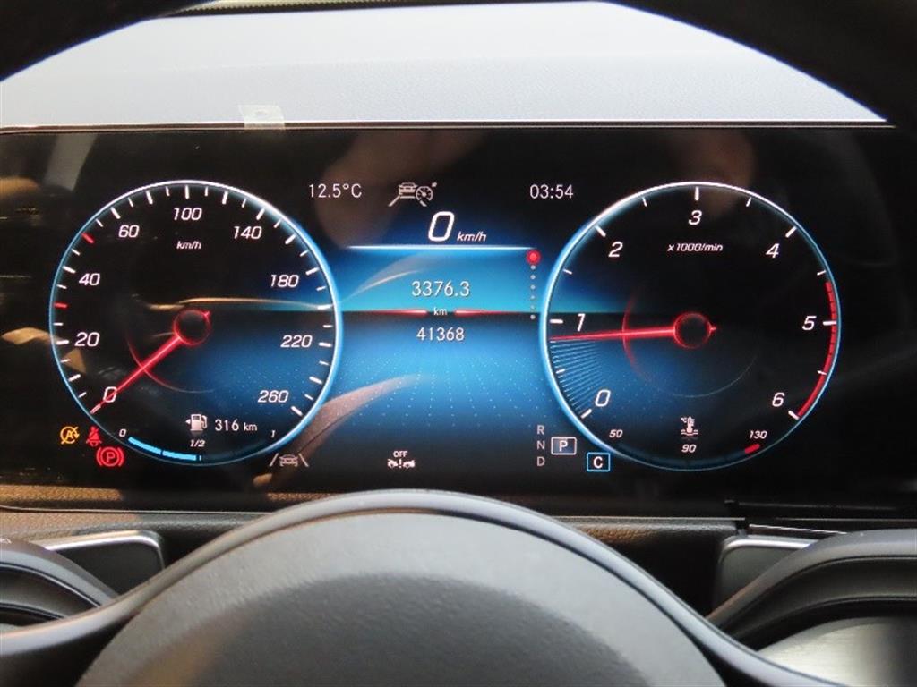 Mercedes Benz GLB Class - Vista 9