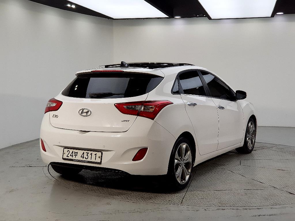 HYUNDAI i30 - Vista 4