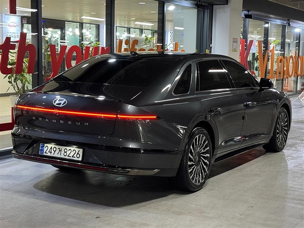 HYUNDAI Grandeur - Vista 3