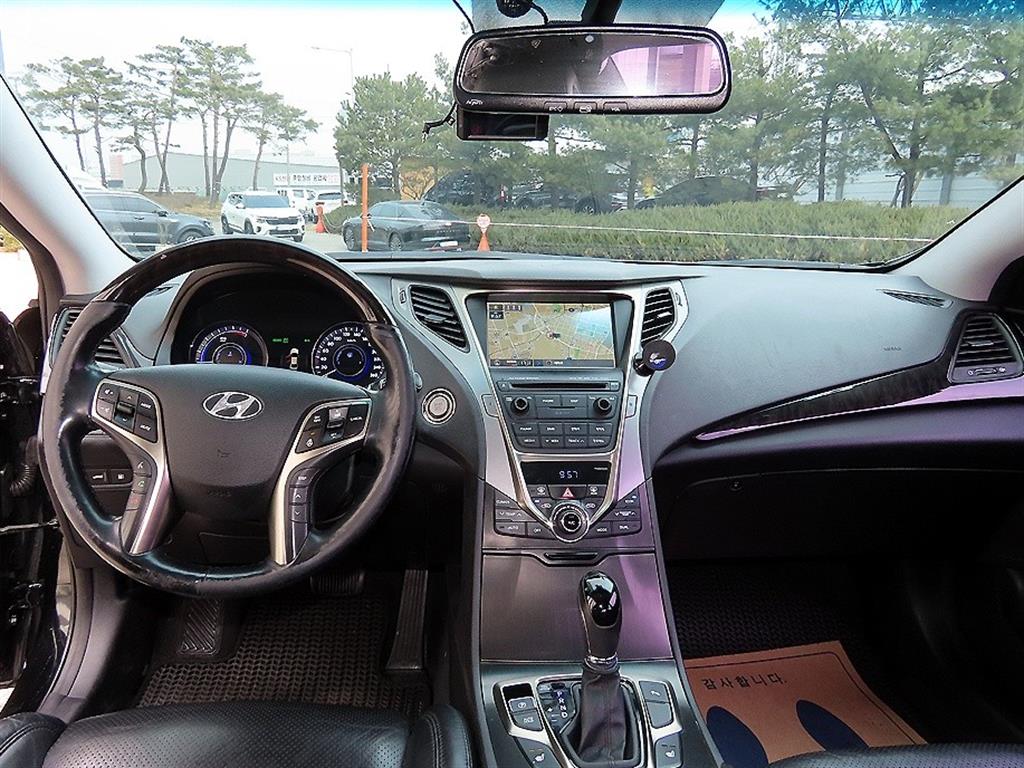 HYUNDAI Grandeur - Vista 7