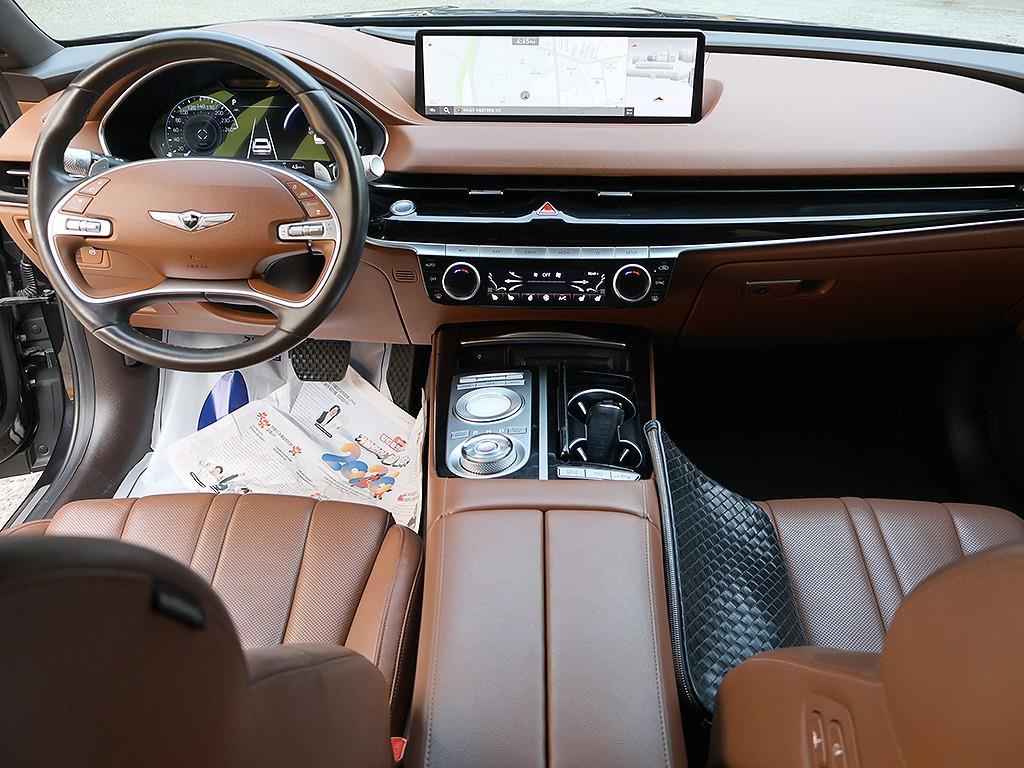 Genesis G80 - Vista 9