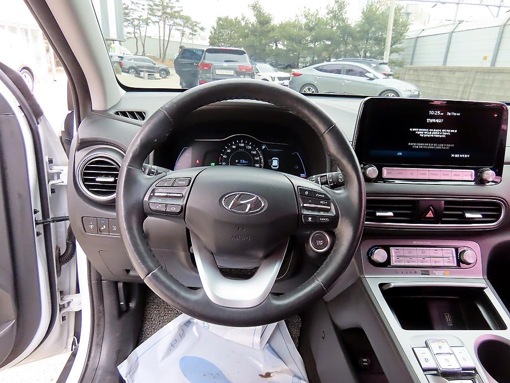 HYUNDAI Kona - Vista 8