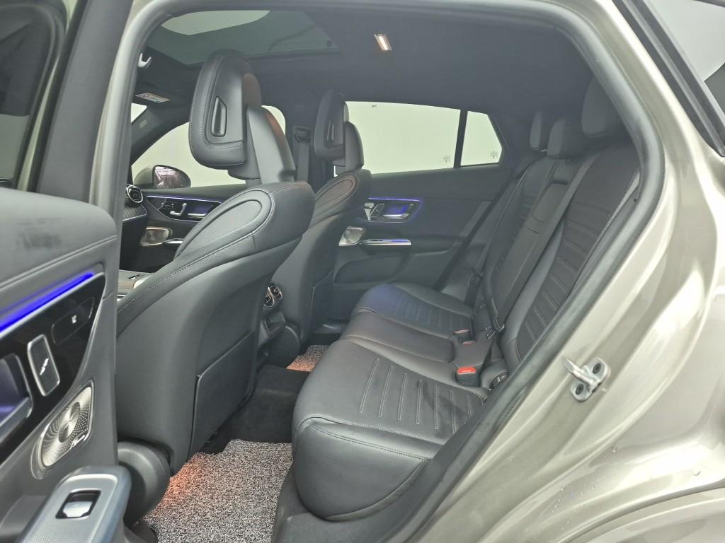 Mercedes Benz GLC Class - Vista 12