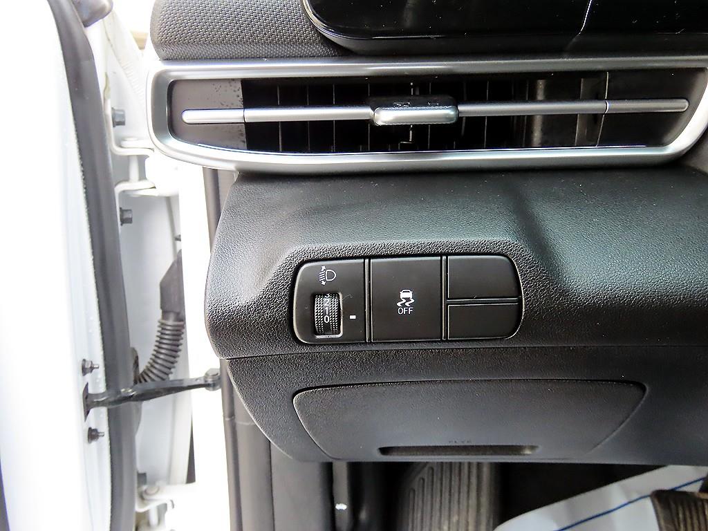 HYUNDAI Avante - Vista 12