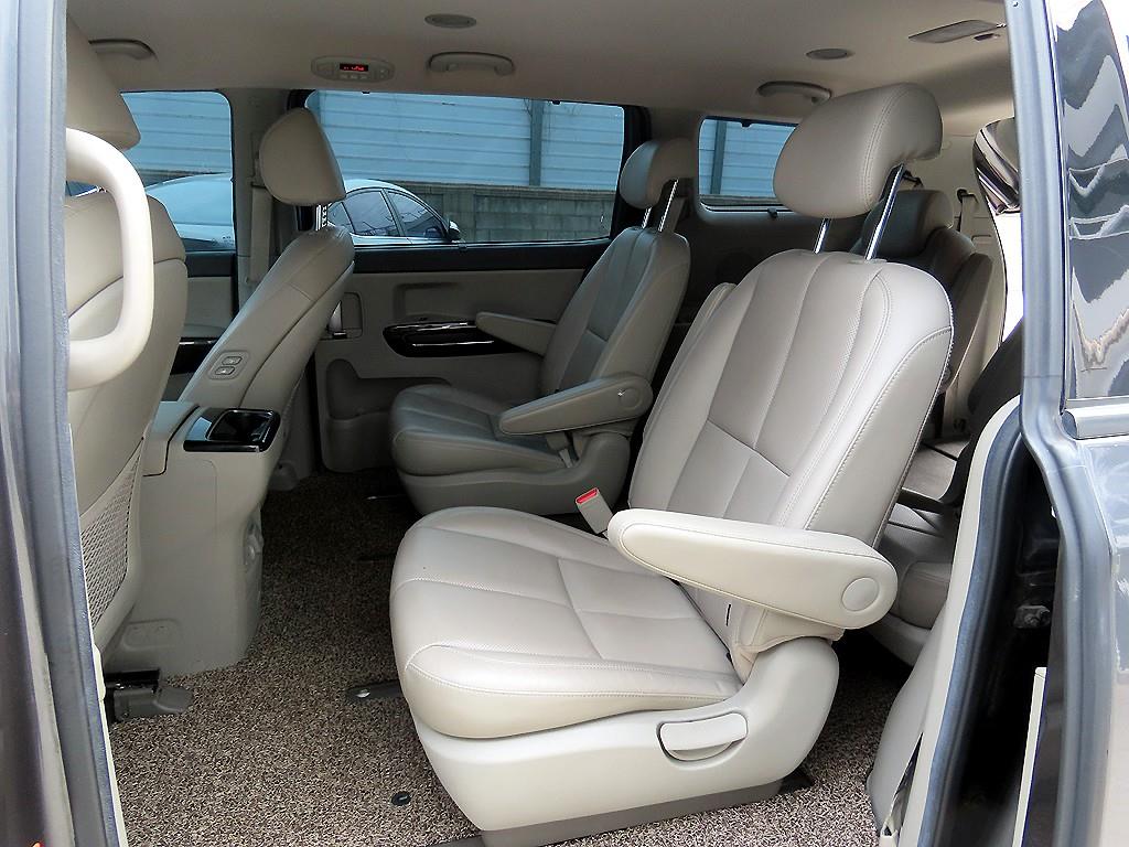 KIA Carnival - Vista 6