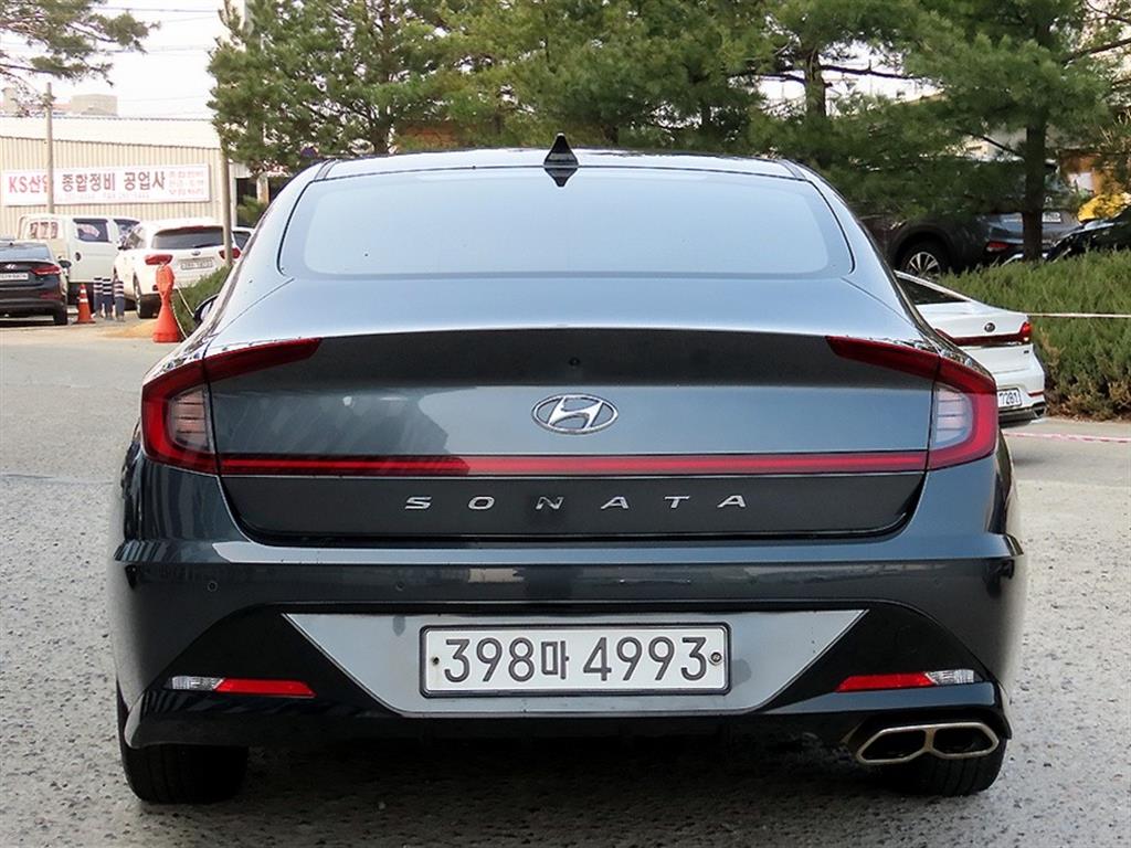 HYUNDAI Sonata - Vista 4