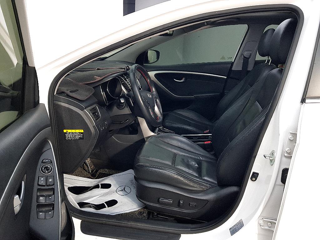 HYUNDAI i30 - Vista 8