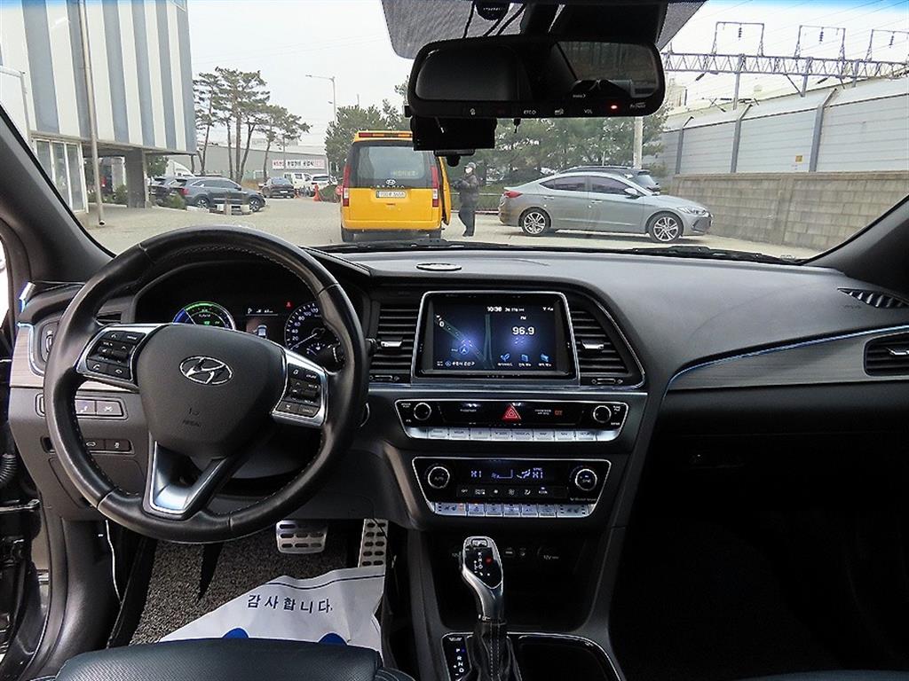 HYUNDAI Sonata - Vista 7