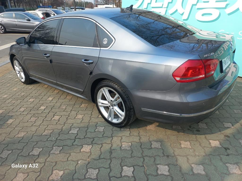 Volkswagen Passat - Vista 4