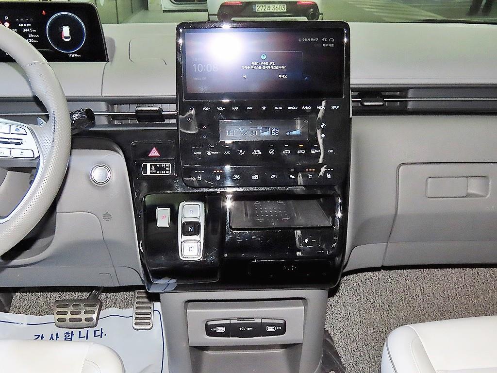 HYUNDAI Staria - Vista 11