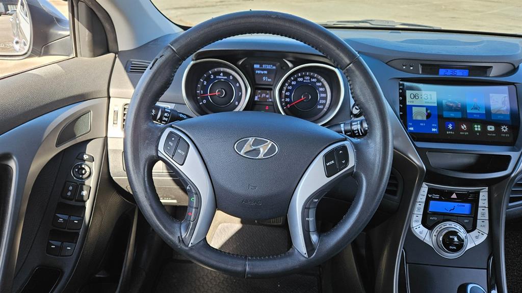 HYUNDAI Avante 2012 Gris - Importación desde Corea - HF Imports Iquique - Foto 13