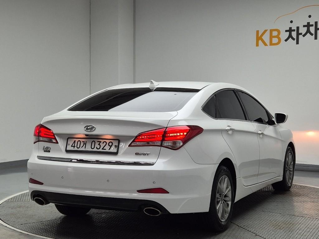 HYUNDAI i40 - Vista 4