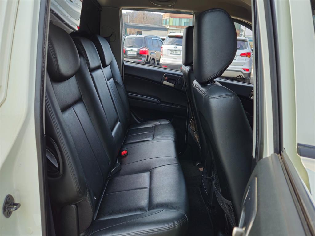 Ssangyong Korando - Vista 12