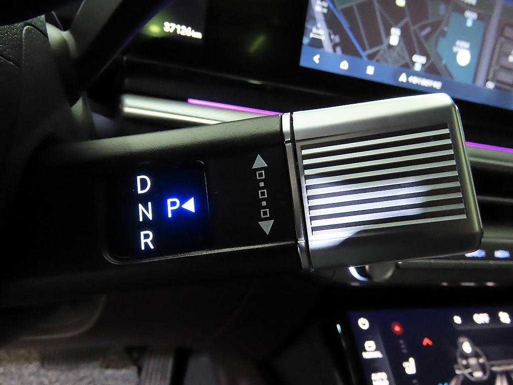 HYUNDAI Grandeur - Vista 12