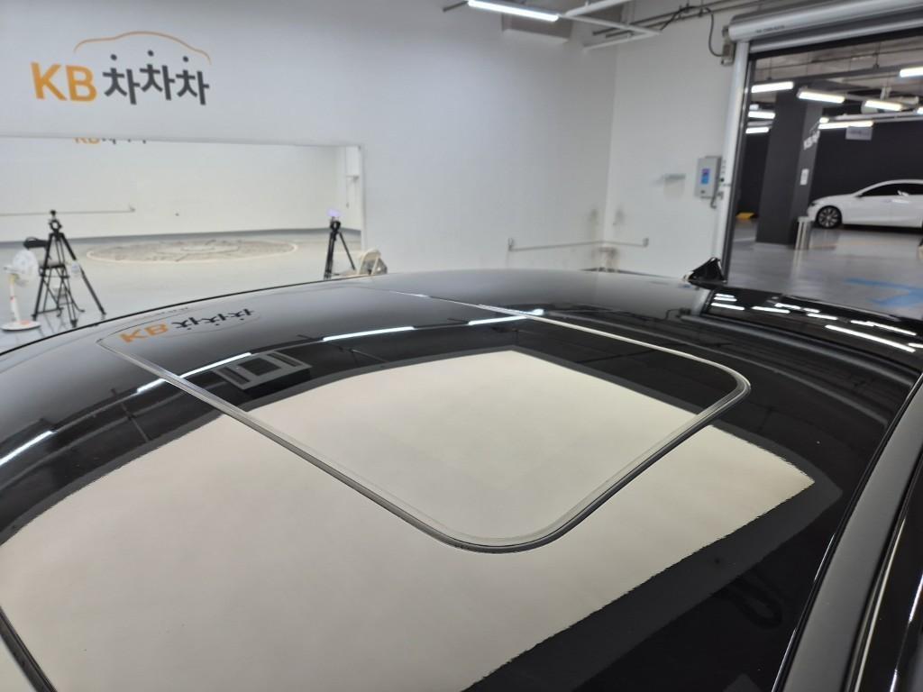 HYUNDAI Avante - Vista 11