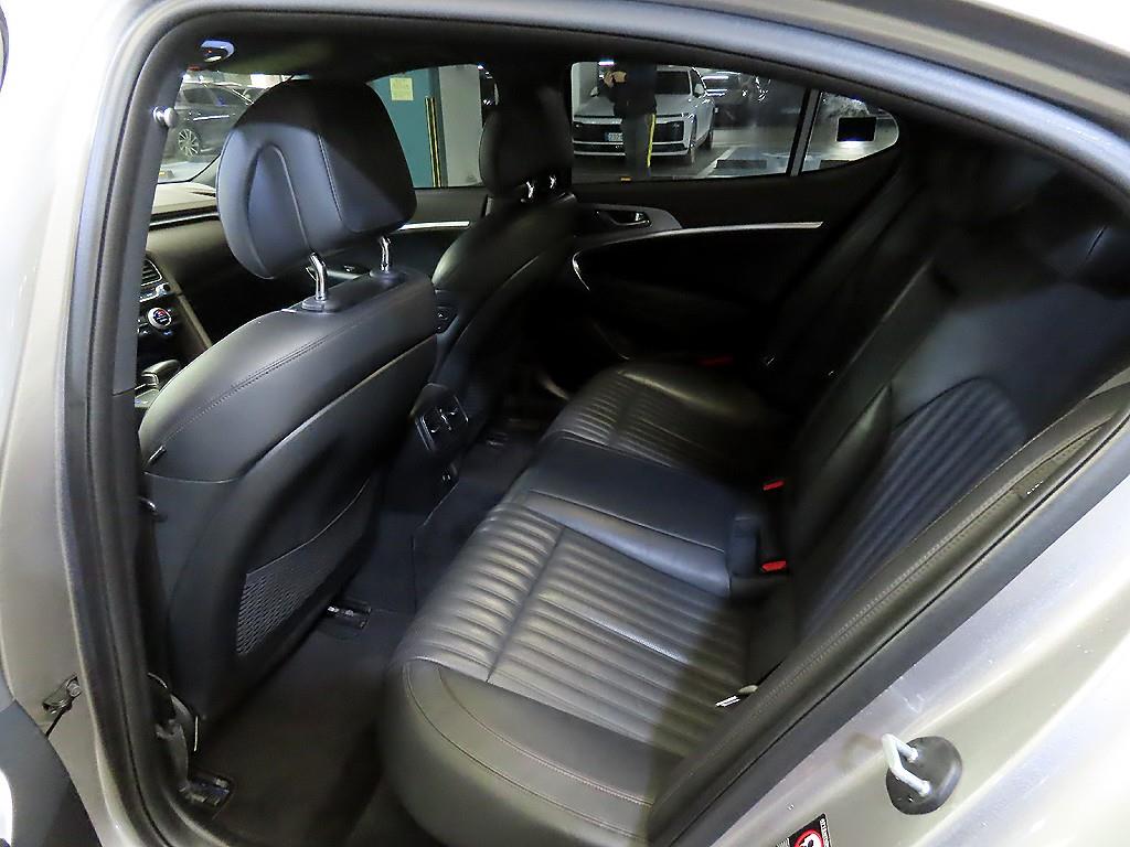 Genesis G70 - Vista 7