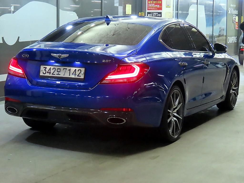Genesis G70 - Vista 4