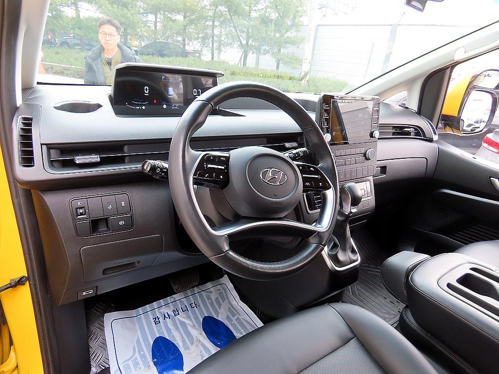 HYUNDAI Staria - Vista 8